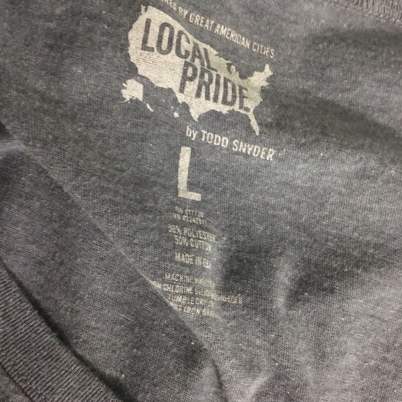 Local Pride Chicago Large T - Picture 3 of 5